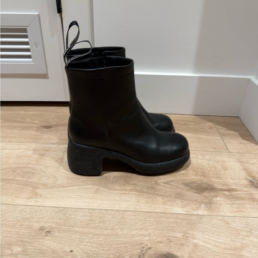 Camper Black Ankle Boots size 6 women - Picture 2 of 4